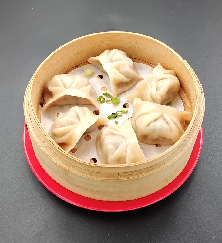 28.Steamed Beef-stuffed Dumpling - 6pcs - Soy Sauce 蒸饺 - 牛肉大白菜