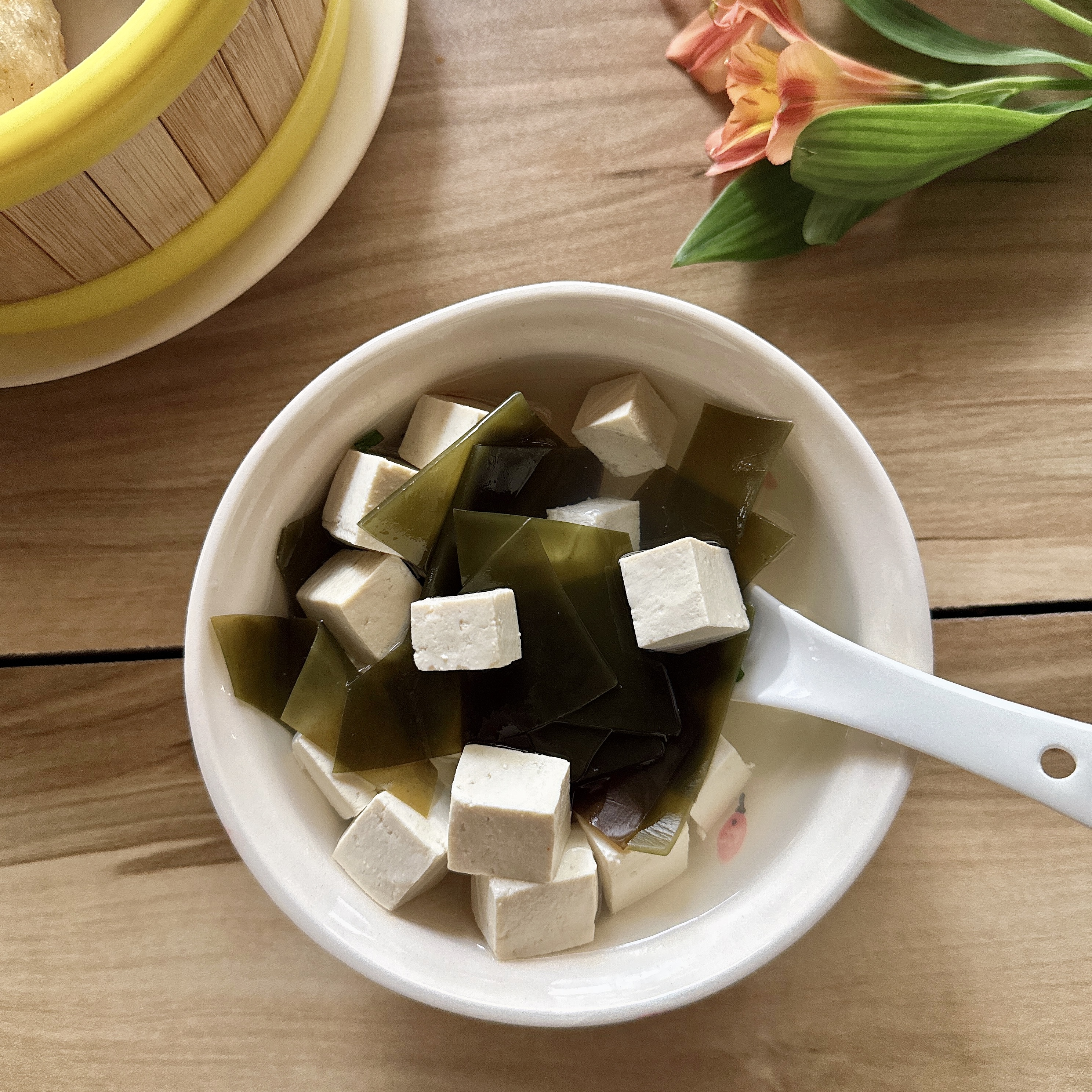 202.Kelp Soup with Tofu