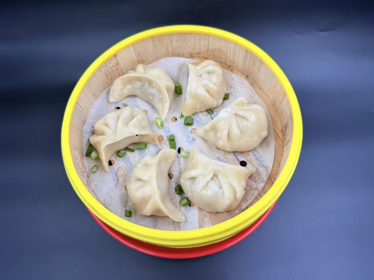 28.Steamed Beef-stuffed Dumpling - 6pcs - Soy Sauce 蒸饺 - 牛肉大白菜